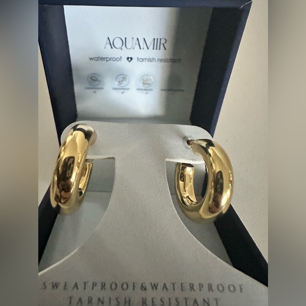 New small hoop earrings